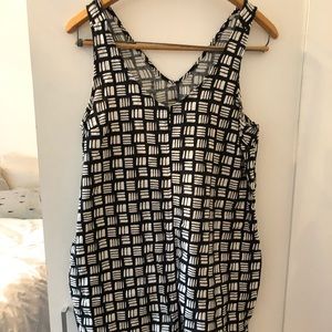 Linen summer dress in black and white